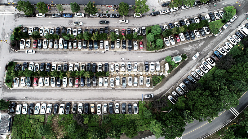免費(fèi)停車！大連游客為黃龍洞景區(qū)停車場點(diǎn)贊
